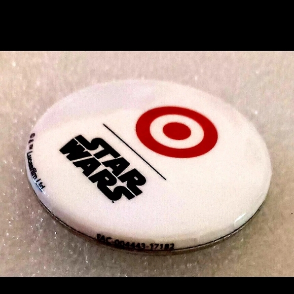 2 Star Wars Rey Target Last Jedi DVD Movie Release Promo Button Pin New NOS 2017 - Picture 5 of 6